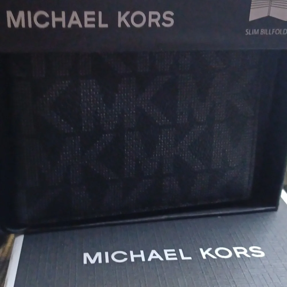 MICHAEL KORS MEN'S WALLET🥰♥️